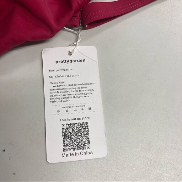 PRETTY GARDEN Red One Piece Swimsuit Size Large - Picture 3 of 10